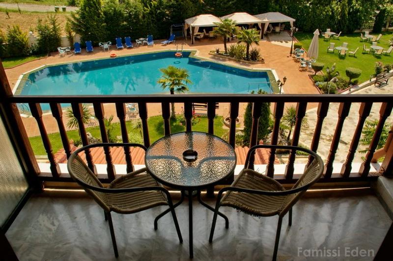 Famissi Eden Hotel Kalampáka Bilik gambar