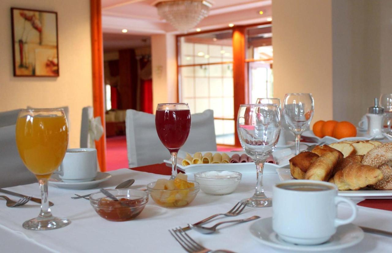 Famissi Eden Hotel Kalampáka Luaran gambar