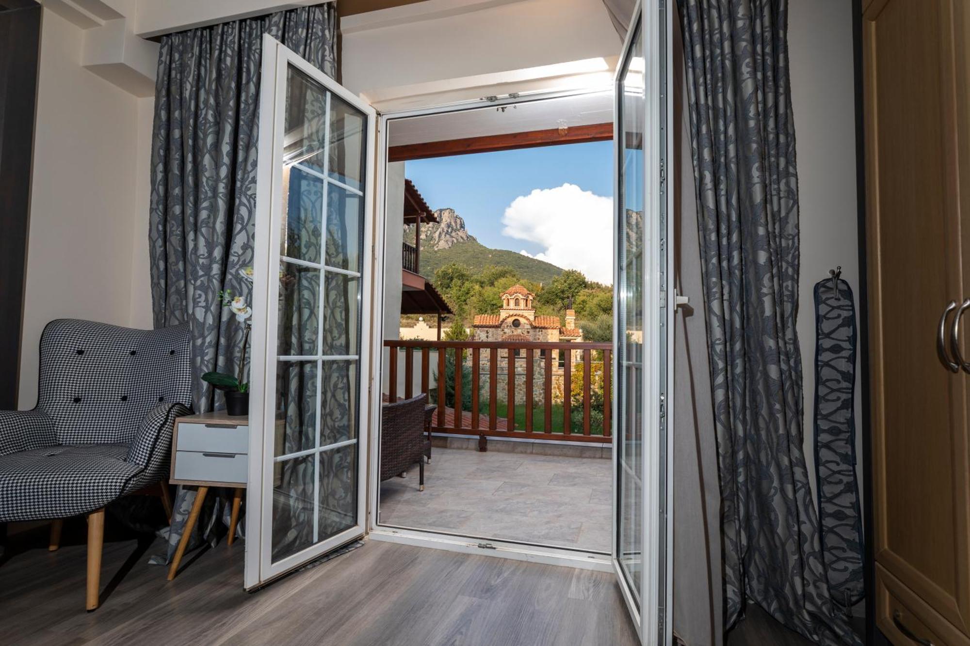 Famissi Eden Hotel Kalampáka Luaran gambar