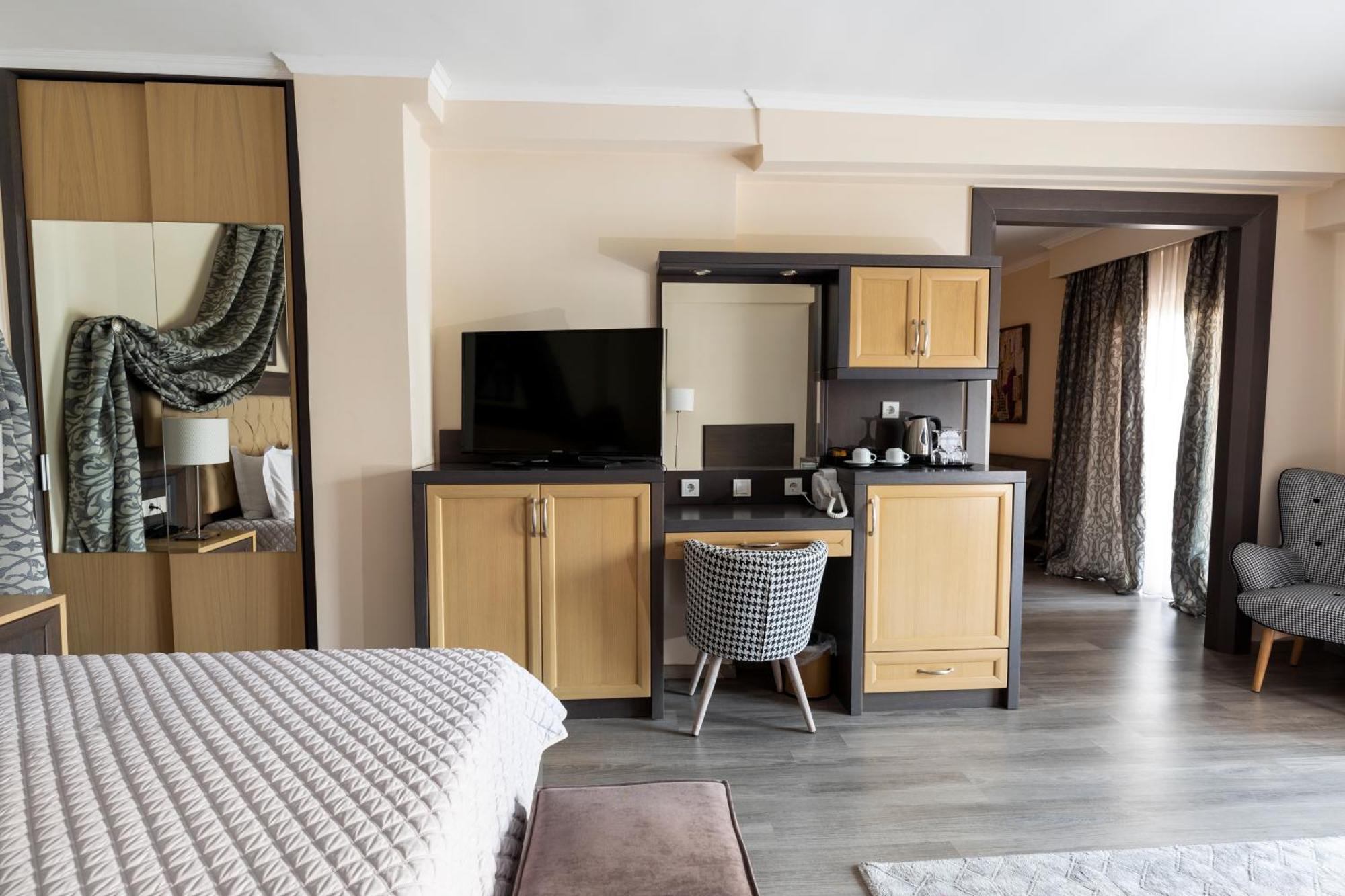 Famissi Eden Hotel Kalampáka Luaran gambar