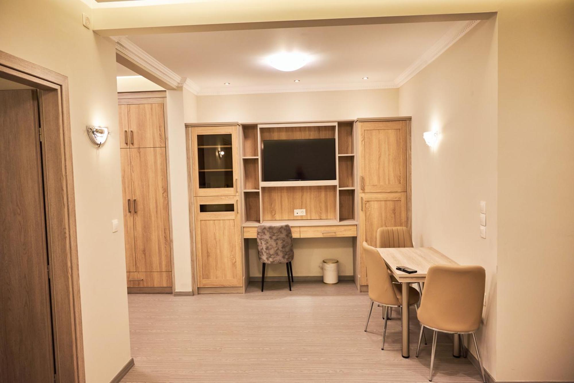 Famissi Eden Hotel Kalampáka Luaran gambar